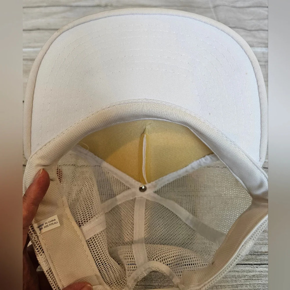 Bugs Bunny Warner Bros Inc. 1988 Vintage White Trucker Mesh Snap Back Hat - Picture 9 of 9